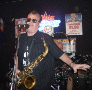 Johnny Diamond singing